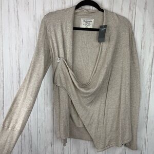 Abercrombie & Fitch Beige Cardigan. NWT XS